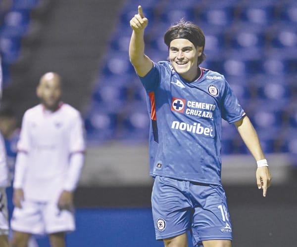 ¡CRUZ AZUL AGARRA BLANDITO Y GOLEA AL VANCOUVER, 5-0!