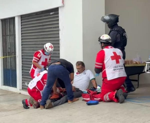 ¡TIROTEAN A CUENTAHABIENTE PARA ROBARLE 400 MIL PESOS!