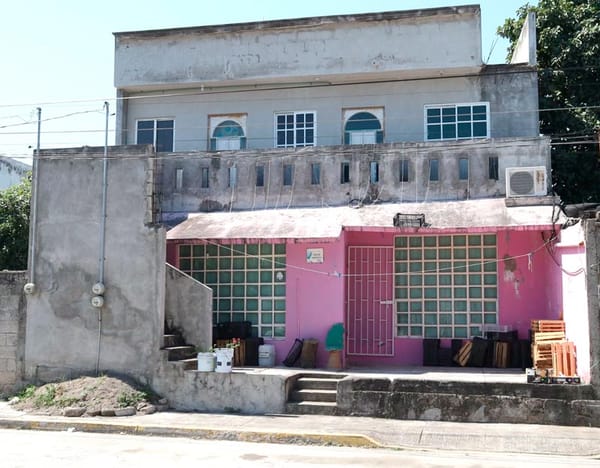 ¡VÁNDALOS ASALTAN CON VIOLENCIA A COMERCIANTES DEL MERCADO MALIBRÁN!
