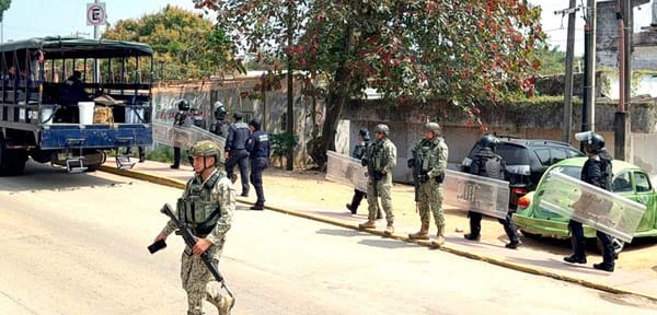 ¡REQUISA EN EL PENAL DE ACAYUCAN!