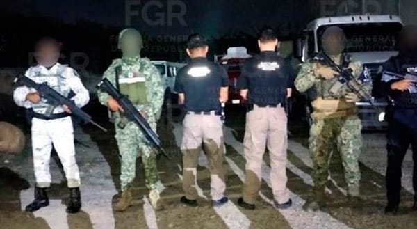 ¡ASEGURAN TRES PIPAS CON 10 MIL LITROS DE HUACHICOL EN TUXPAN!