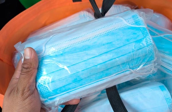 ¡CUBREBOCAS OBLIGATORIO! - *Universidad UVM lo requiere para ingresar a su plantel