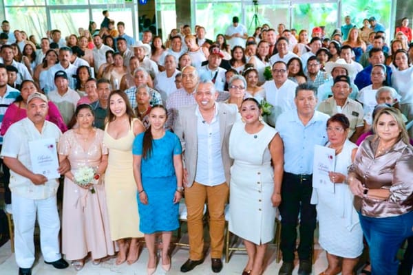 ¡SE CASAN 108 PAREJAS EN MEDELLÍN!