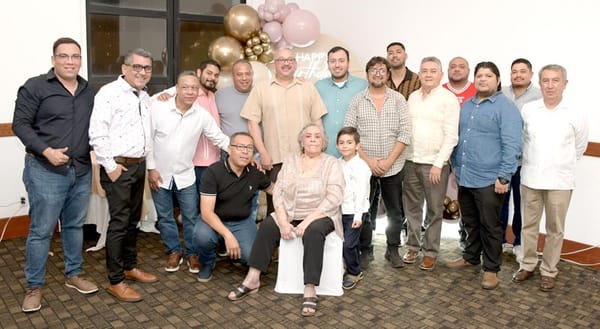 INOLVIDABLE FESTEJO PARA DOÑA JOSEFINA GONZÁLEZ ROLÓN