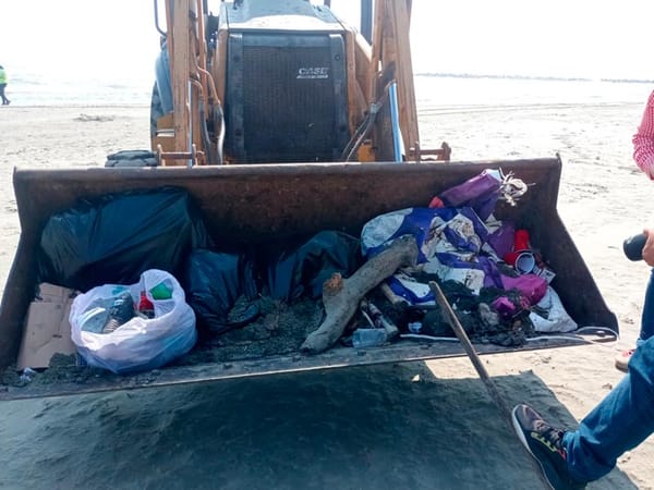 ¡NAHLE DIJO QUE FUE UN BARCO! - *PEMEX ayudará con el derrame