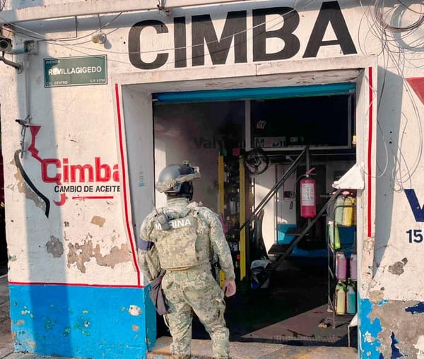 ¡FUEGO ARRASÓ CON TIENDA DE FILTROS Y LUBRICANTES ‘CIMBA’!