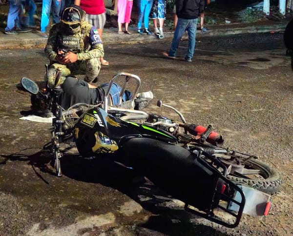 ¡TRANCAZO ENTRE MOTOCICLISTAS!