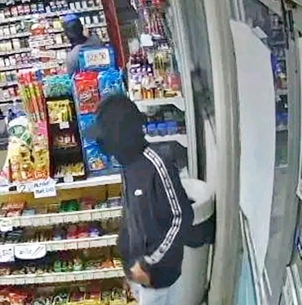 ¡ENCAPUCHADOS Y CON CUCHILLO ATRACAN TIENDA YEPAS!