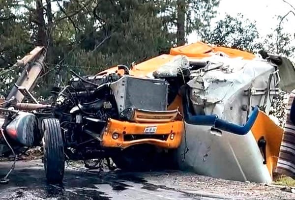 ¡TRÁILER DESTROZADO!