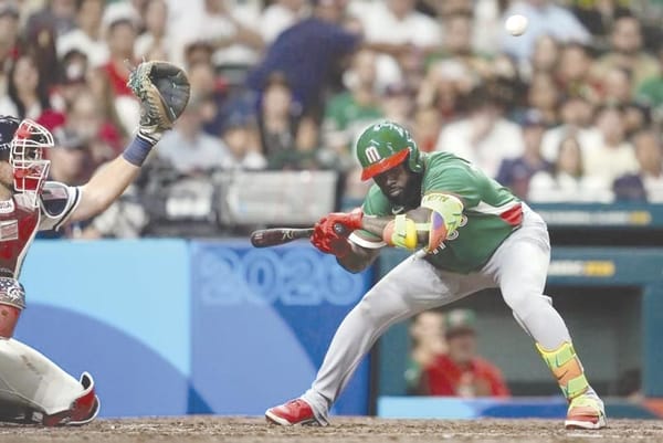 ¡UNA HISTORIA LLAMADA BÉISBOL! | CON LA FRENTE EN ALTO - El Clásico Mundial volvió a regalarnos una de esas noches que duelen, pero que también recuerdan de qué está hecho el béisbol mexicano. México cayó 5-3 ante Estados Unidos en...