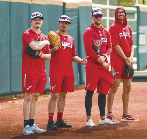 ¡UNA HISTORIA LLAMADA BÉISBOL! | DÍA 3 EN EL CAMPAMENTO DEL GLORIOSO - En el campamento de El Águila se respira ese aire sabroso de que ya viene lo bueno, con casi el 90 por ciento del roster presente y chambeando fuerte desde temprano en el Beto…