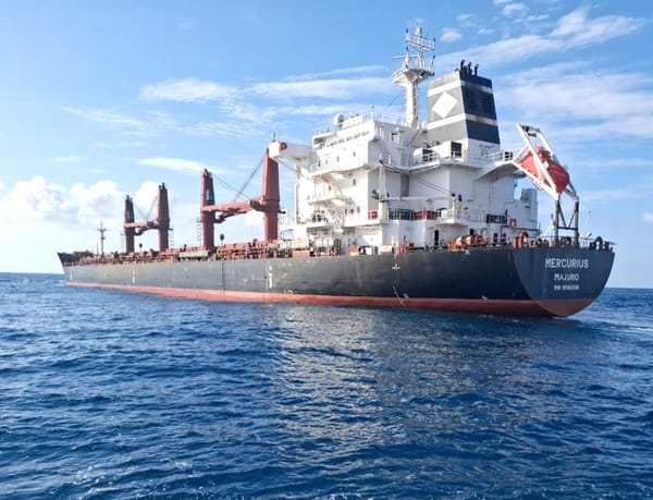 ¡RESCATAN A DOS MARINOS DEL BUQUE “MERCURIUS”!