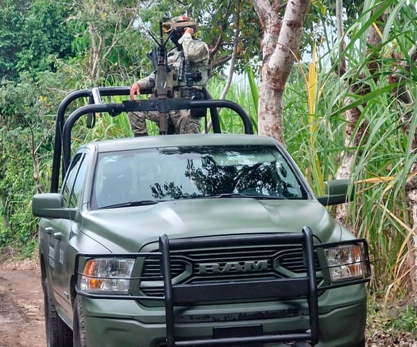 ¡SOLDADO MATÓ A SU COMPAÑERO A BORDO DE CAMIÓN MILITAR!