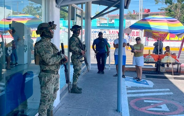 ¡ASALTAN BANCO EN CHEDRAUI EL COYOL!