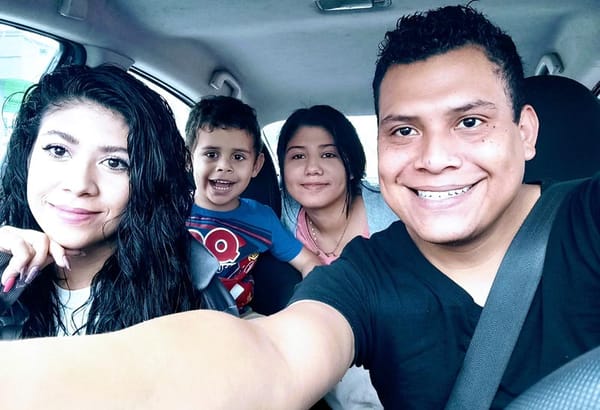 EL SEÑOR FRANCISCO SANTIAGO FESTEJÓ UN AÑO MÁS DE VIDA