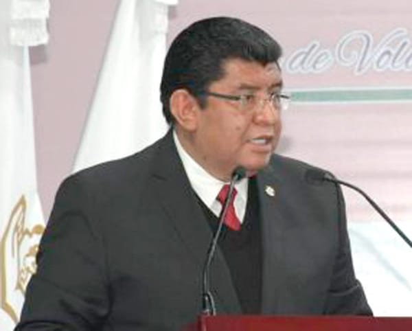 ¡MATAN A EX LÍDER DEL ISSSTE! - DESDE UNA MOTO LE DISPARAN