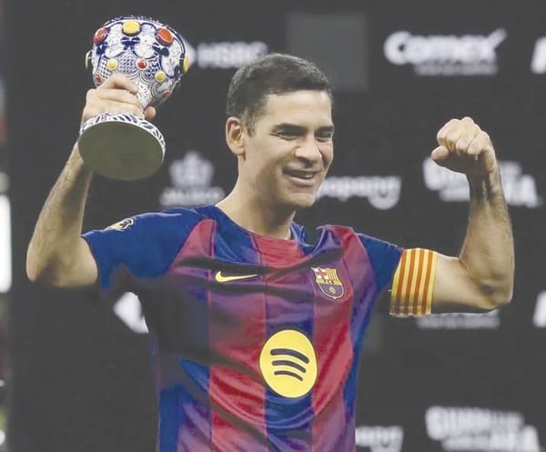 ¡FESTEJAN RAFA MÁRQUEZ Y BARSA TRIUNFO SOBRE EL REAL MADRID!