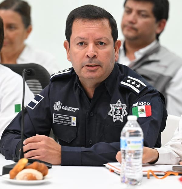 ¡NARKIKIRI AMENAZÓ A LA POLICÍA CON UNA PISTOLILLA DE JUGUETE!