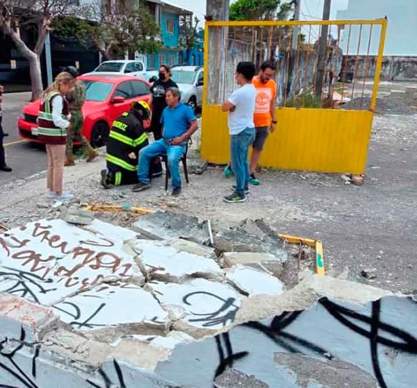 ¡HOMBRE HERIDO AL CAERLE LA BARDA DEL ESTACIONAMIENTO!