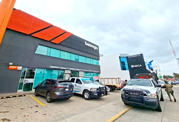 ¡ATRACAN A CUENTAHABIENTE Y LE ROBAN 800 MIL PESOS!