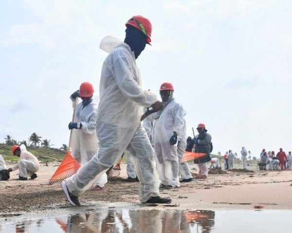 ¡DERRAME PETROLERO: UN RIESGO PARA LA SALUD EN VERACRUZ! - AY NANITAS
