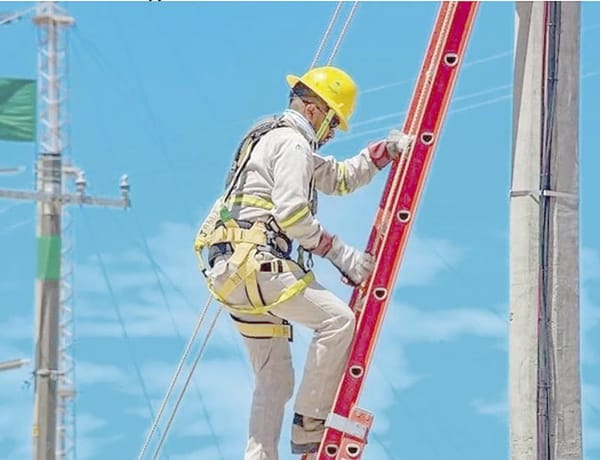 ¡TIENEN JUBILADOS DE PEMEX Y LYFC PENSIONES DE MILLÓN AL MES!