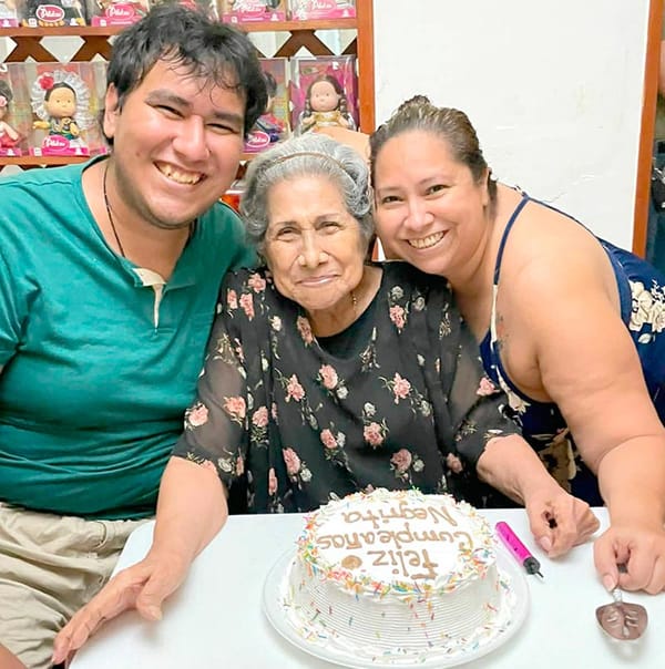 ¡FELIZ CUMPLEAÑOS, SEÑORA ALTAGRACIA!