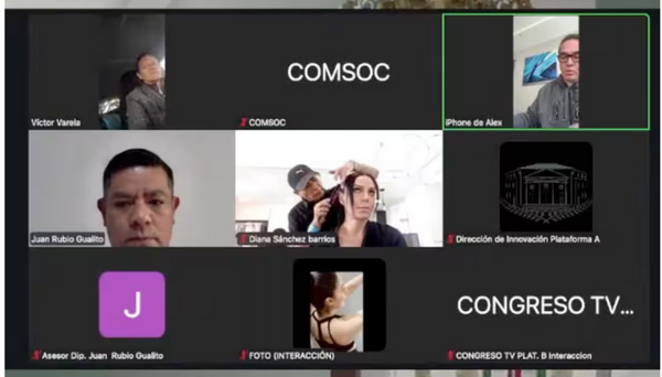 ¡DIPUTADA SESIONA MIENTRAS LA PEINAN Y MAQUILLAN!