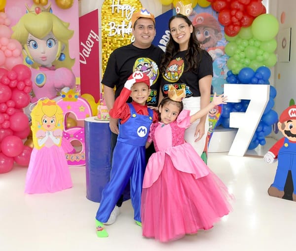 VALERY Y LEONARDO CELEBRAN EN EL REINO CHAMPIÑÓN