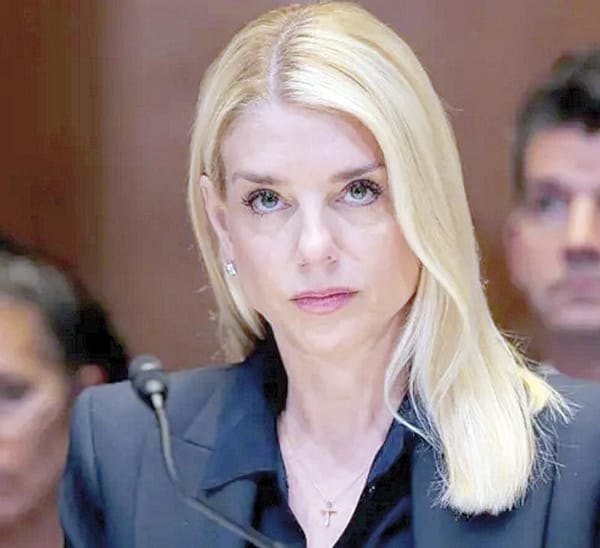 ¡DESTITUYE TRUMP A PAM BONDI COMO FISCAL DE EU! - CERO Y VAN TRES... DE SEGURIDAD...