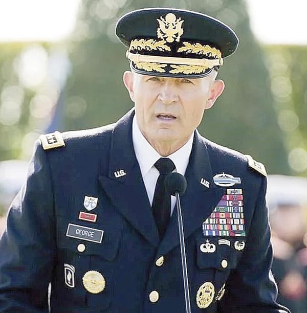 ¡RENUNCIAN AL JEFE DEL ESTADO MAYOR DEL EJÉRCITO DE EU!