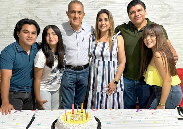 HUMBERTO REYES LARA CELEBRA SU CUMPLEAÑOS